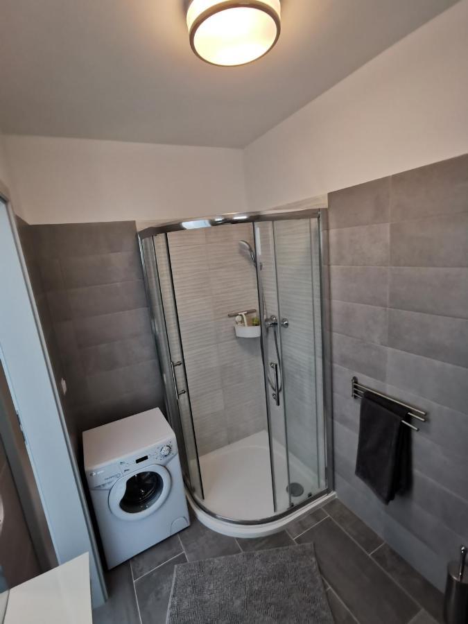 Antracit Apartman - Free Parking Pécs Exterior foto