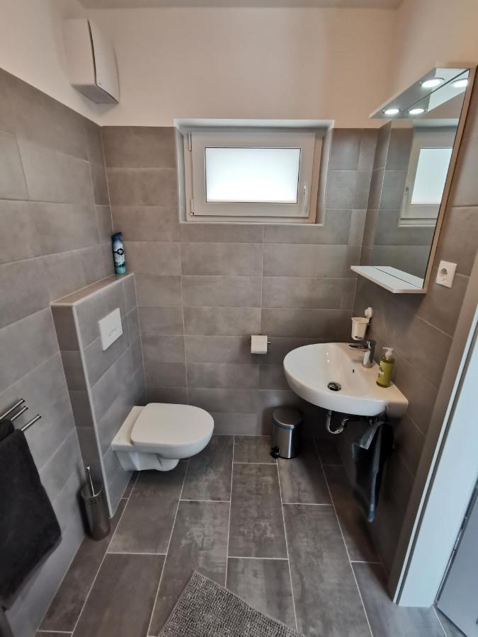 Antracit Apartman - Free Parking Pécs Exterior foto